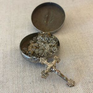 Vintage catholic Crystal glass LA Jarco rosary in original case!